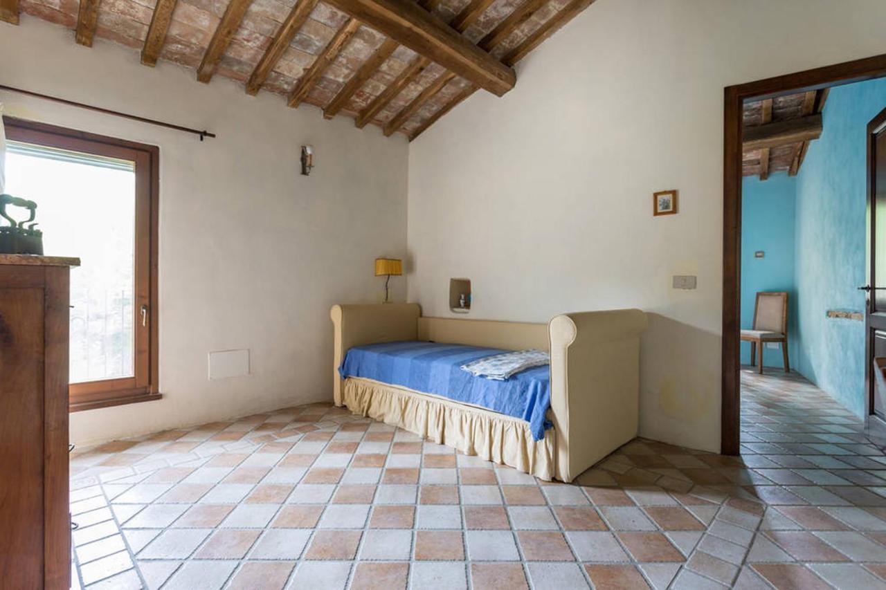 Agriturismo Il Poggio Degli Scoiattoli 페루자 외부 사진